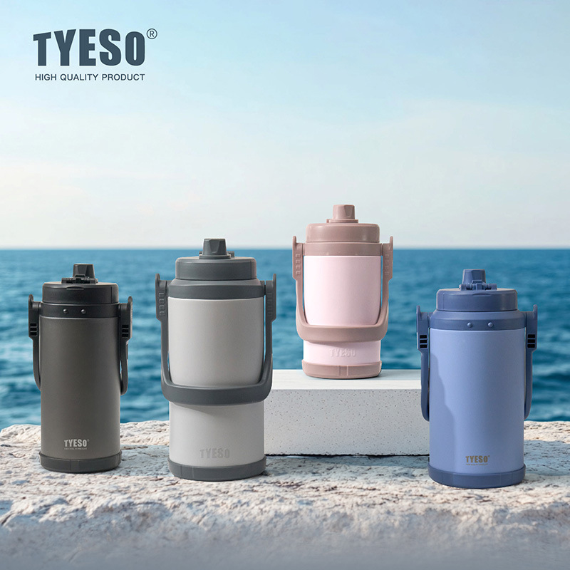 Botellas de agua aisladas TYES - Sports Equipment Types reseña y precio